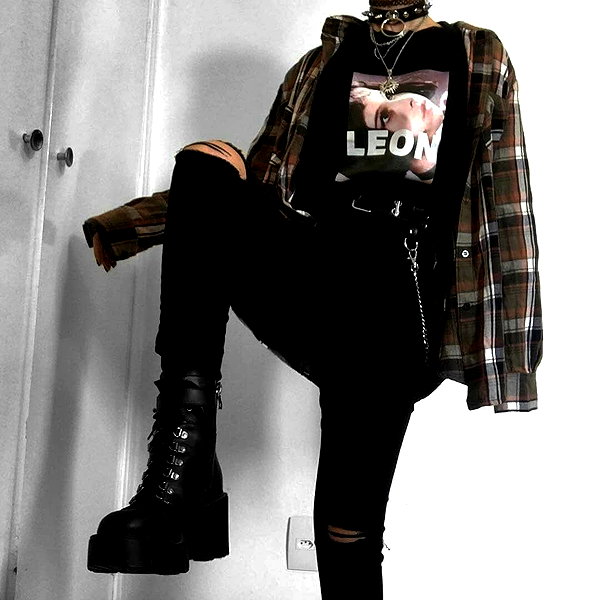 chica.niebla instagram image archive image