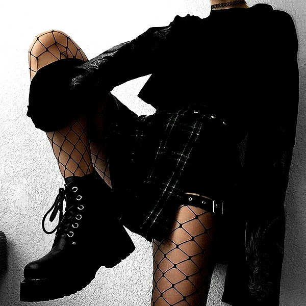 chica.niebla instagram image archive image