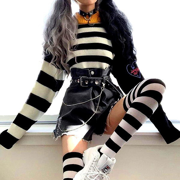 chica.niebla instagram image archive image