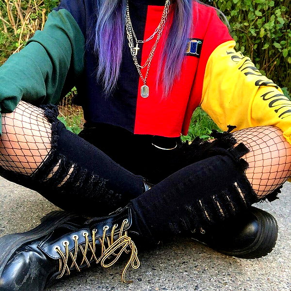 chica.niebla instagram image archive image