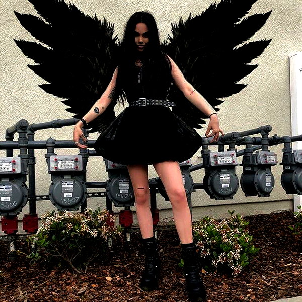 chica.niebla instagram image archive image