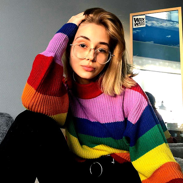 chica.niebla instagram image archive image