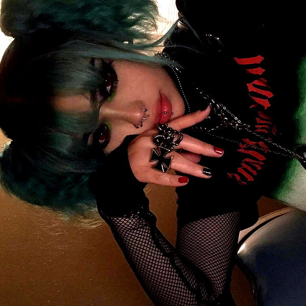 chica.niebla instagram image archive image