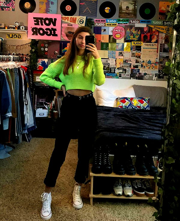chica.niebla instagram image archive image