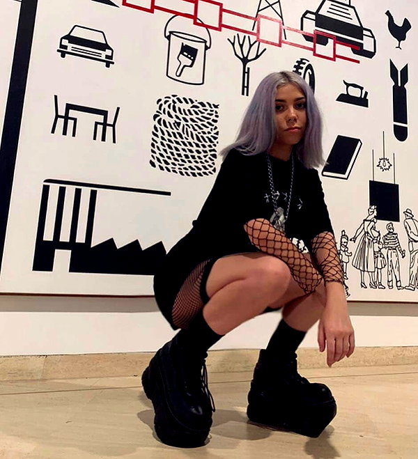 chica.niebla instagram image archive image