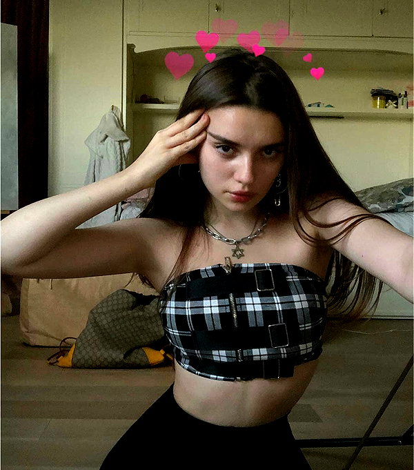 chica.niebla instagram image archive image