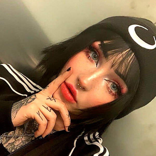 chica.niebla instagram image archive image