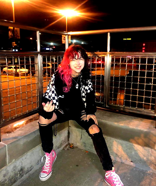 chica.niebla instagram image archive image
