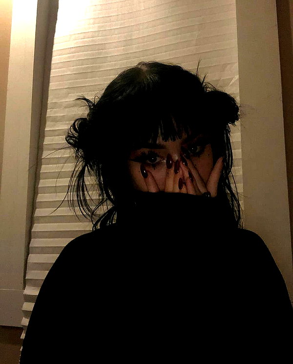 chica.niebla instagram image archive image
