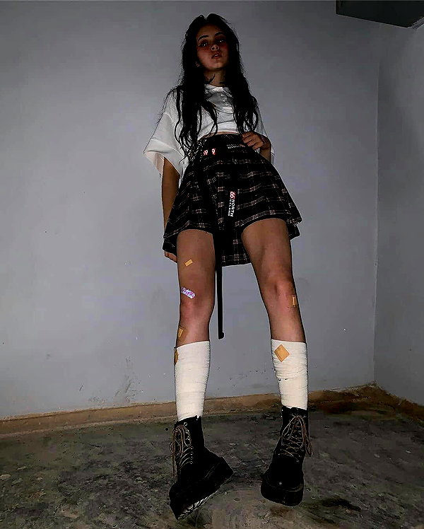 chica.niebla instagram image archive image