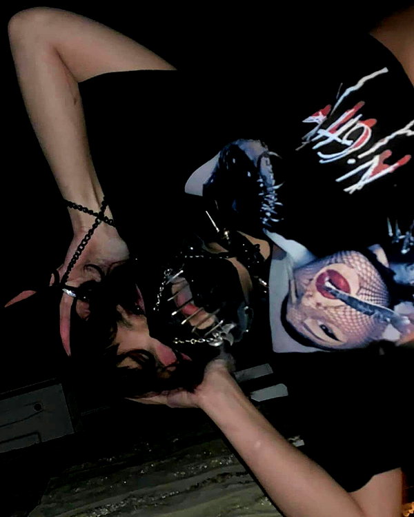 chica.niebla instagram image archive image