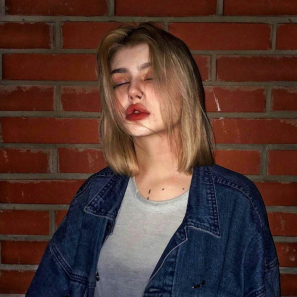 chica.niebla instagram image archive image