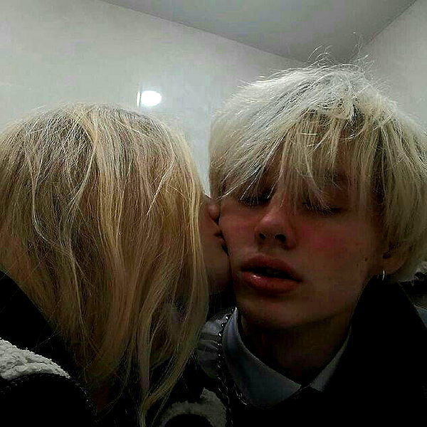 chica.niebla instagram image archive image