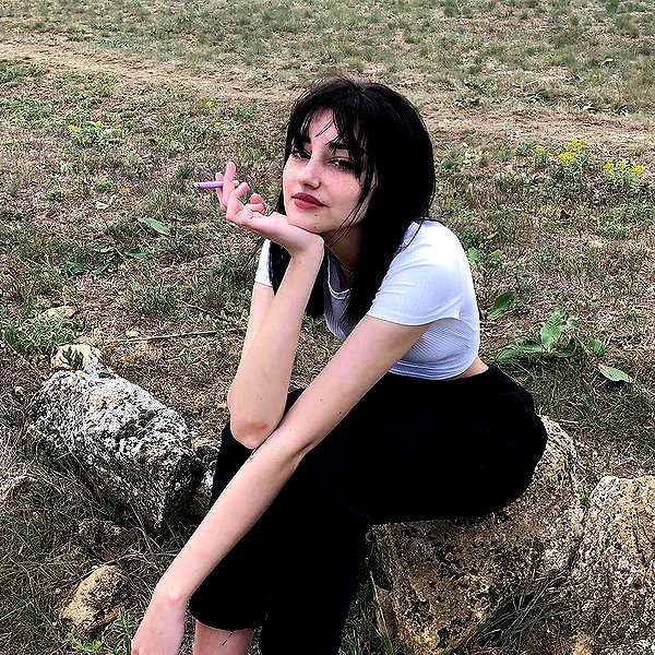chica.niebla instagram image archive image