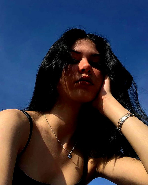 chica.niebla instagram image archive image