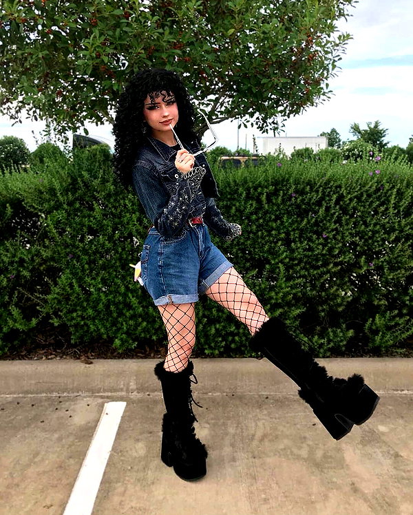 chica.niebla instagram image archive image