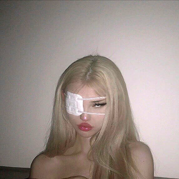 chica.niebla instagram image archive image