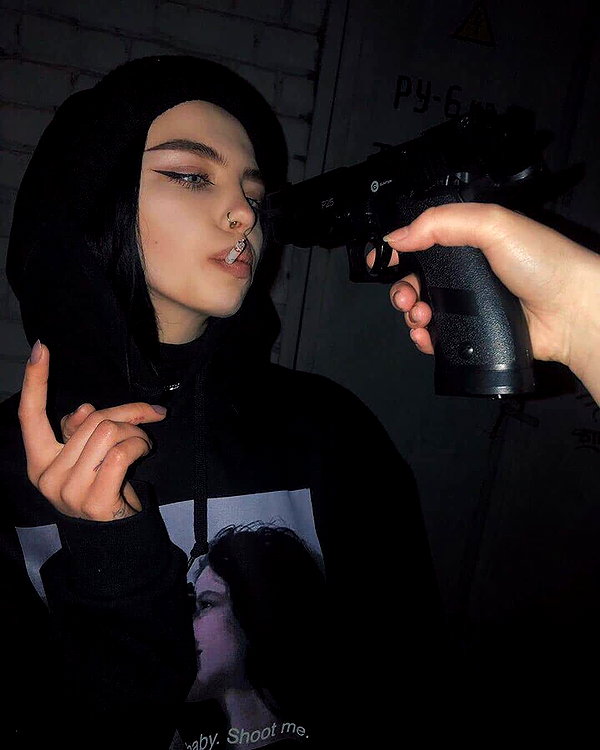 chica.niebla instagram image archive image