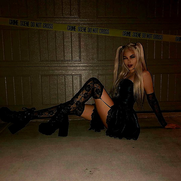chica.niebla instagram image archive image