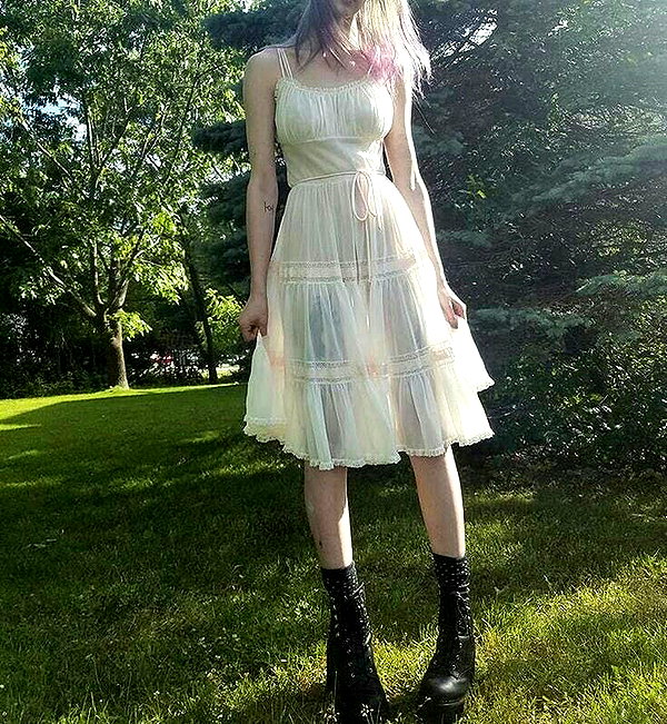 chica.niebla instagram image archive image