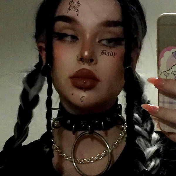 chica.niebla instagram image archive image