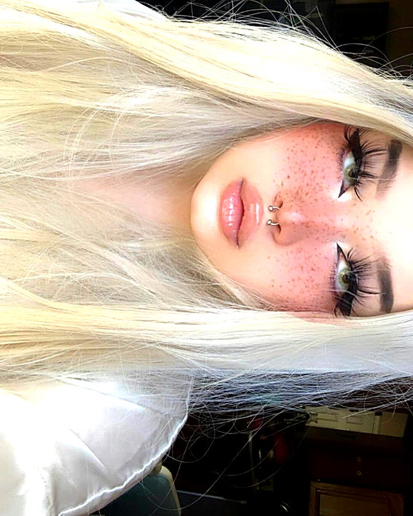 chica.niebla instagram image archive image