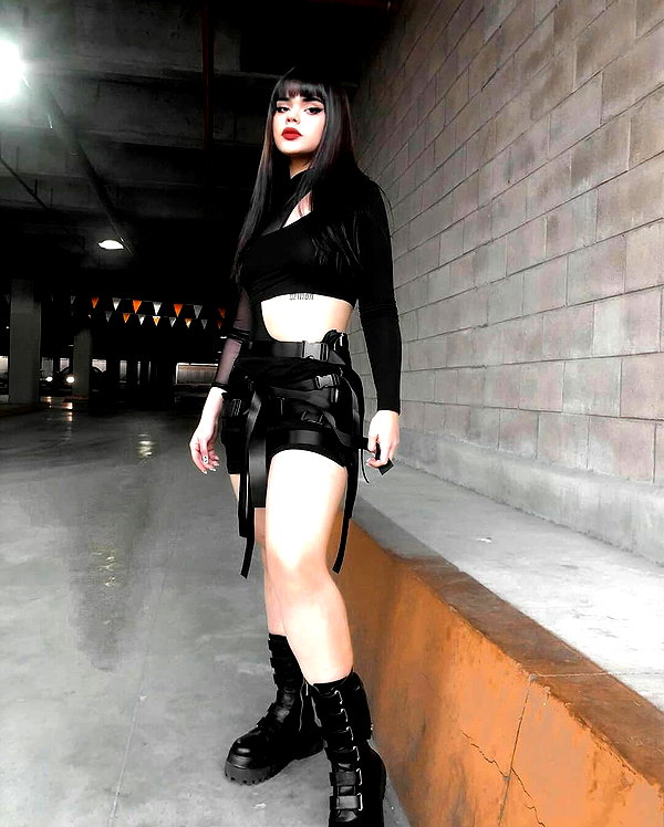 chica.niebla instagram image archive image
