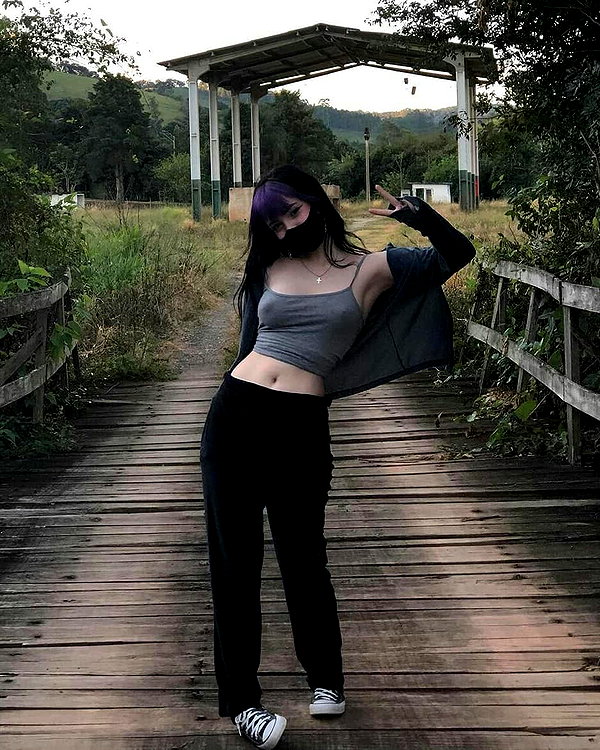 chica.niebla instagram image archive image