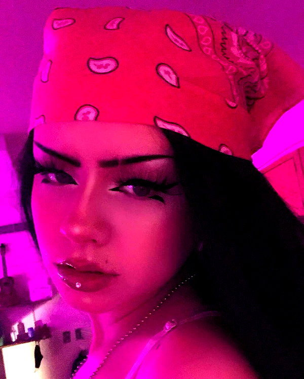 chica.niebla instagram image archive image