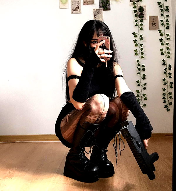 chica.niebla instagram image archive image