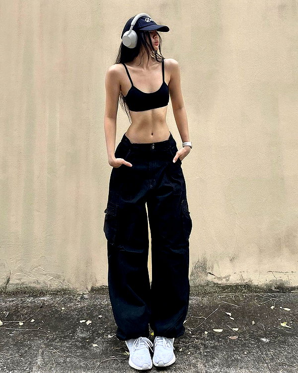 chica.niebla instagram image archive image