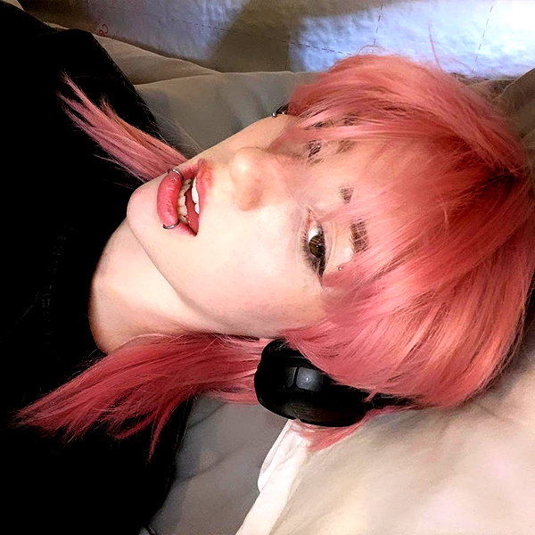 chica.niebla instagram image archive image