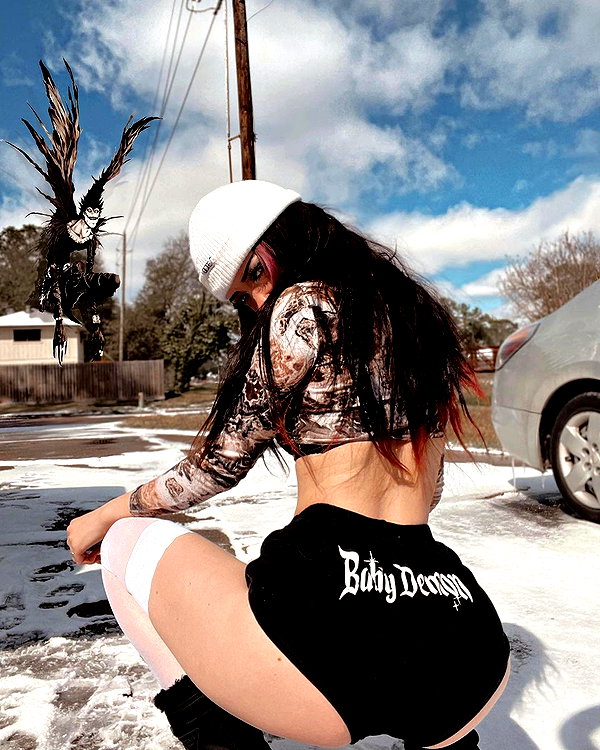 chica.niebla instagram image archive image