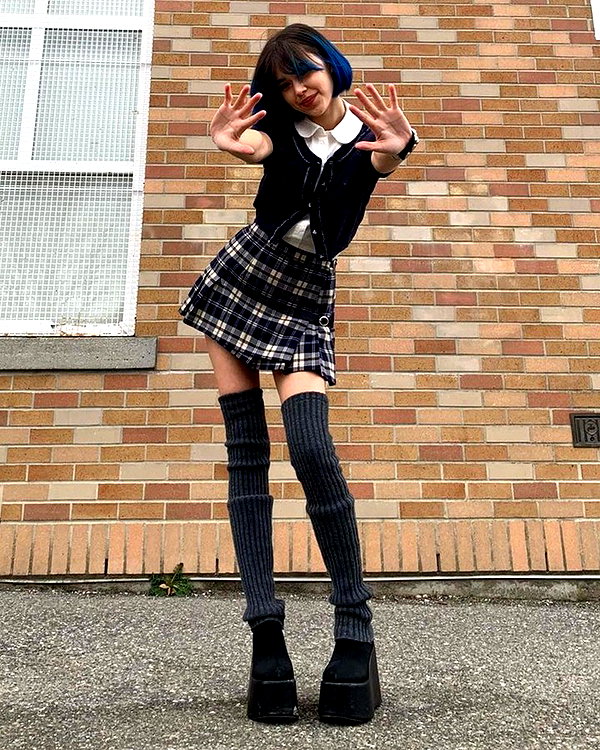 chica.niebla instagram image archive image