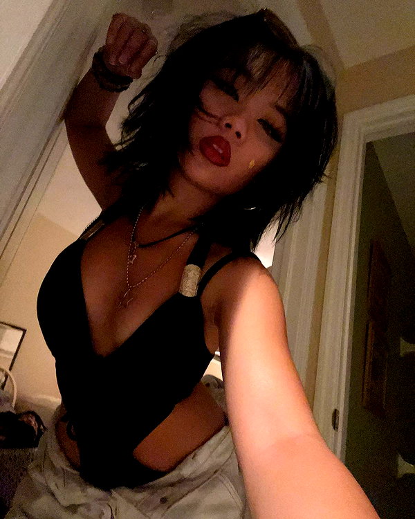 chica.niebla instagram image archive image