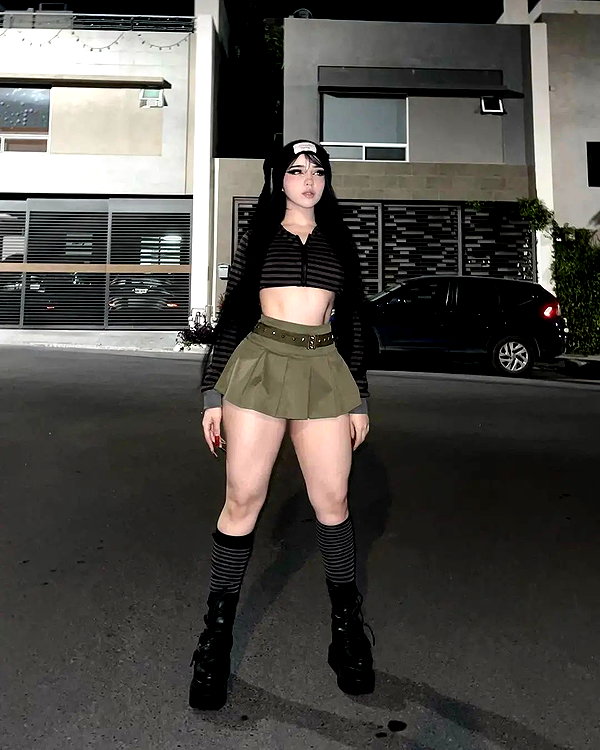 chica.niebla instagram image archive image