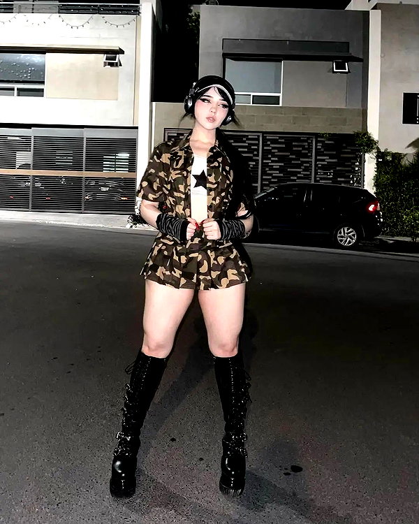 chica.niebla instagram image archive image