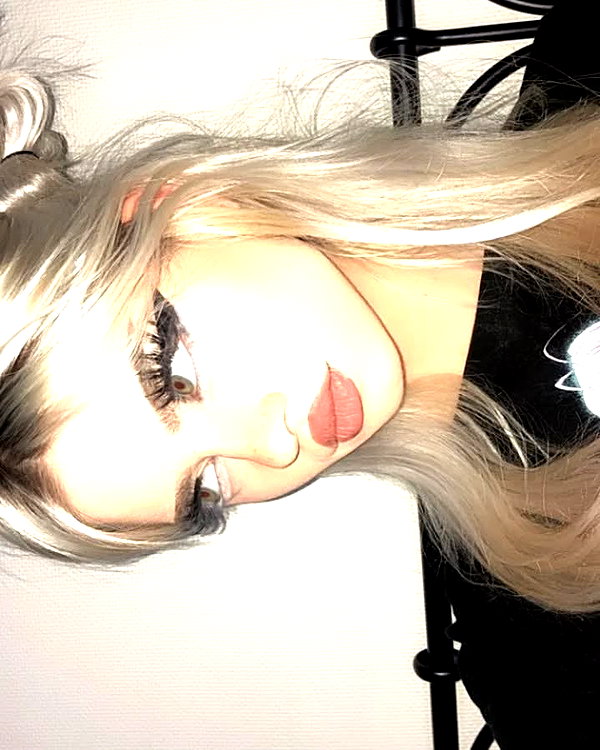 chica.niebla instagram image archive image