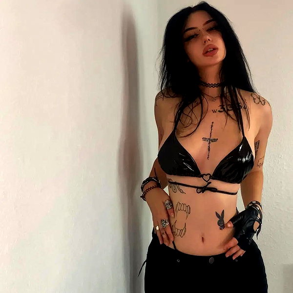 chica.niebla instagram image archive image