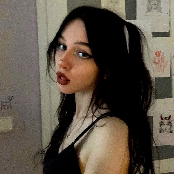chica.niebla instagram image archive image