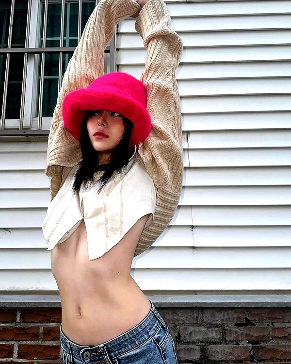 chica.niebla instagram image archive image