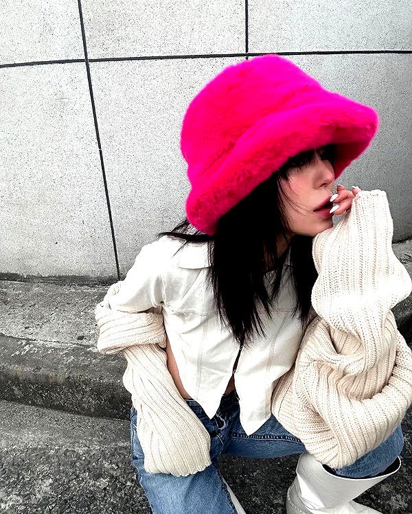 chica.niebla instagram image archive image