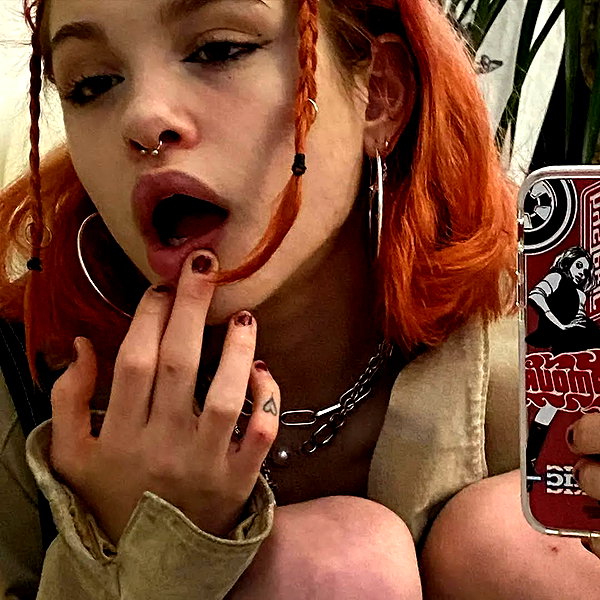 chica.niebla instagram image archive image