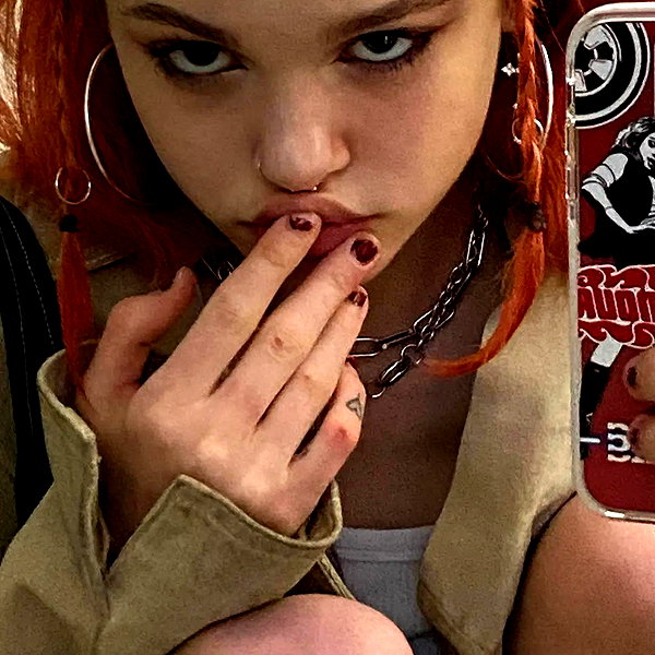 chica.niebla instagram image archive image