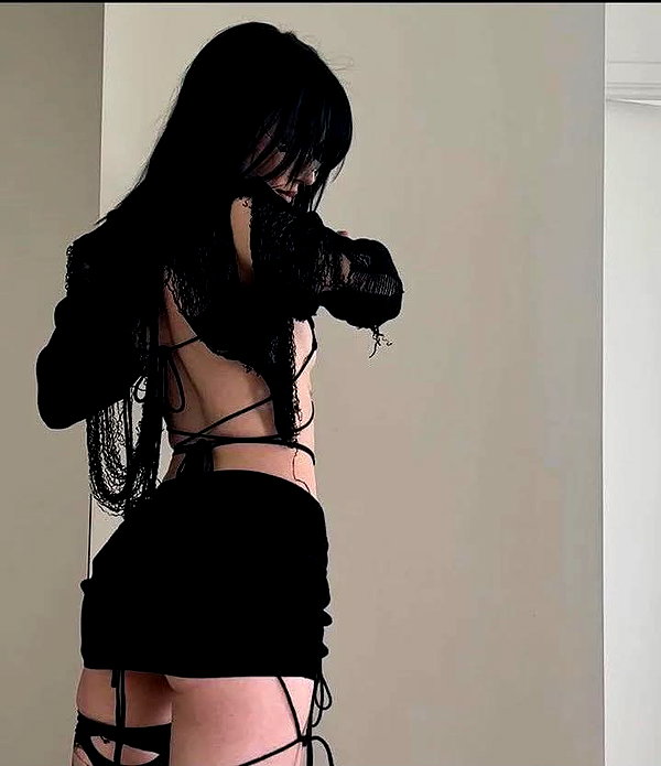 chica.niebla instagram image archive image