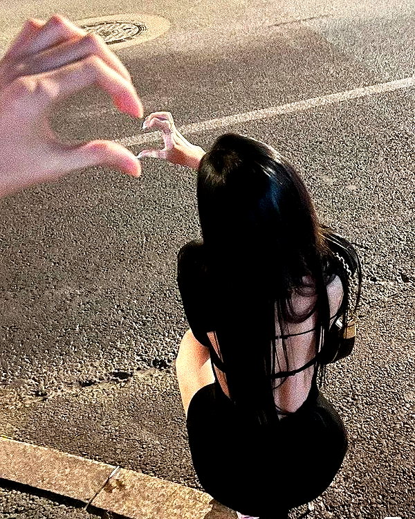 chica.niebla instagram image archive image