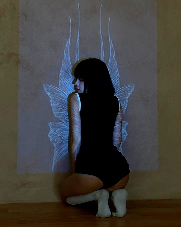 chica.niebla instagram image archive image