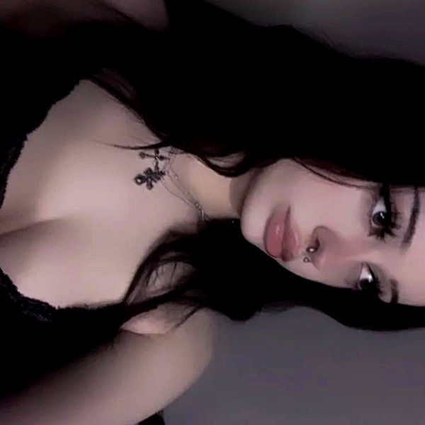 chica.niebla instagram image archive image