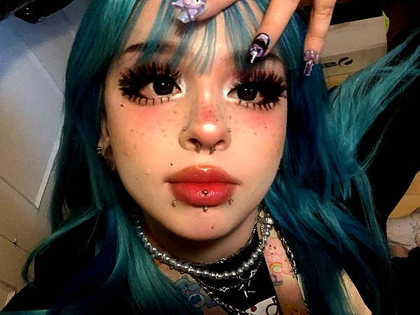 chica.niebla instagram image archive image