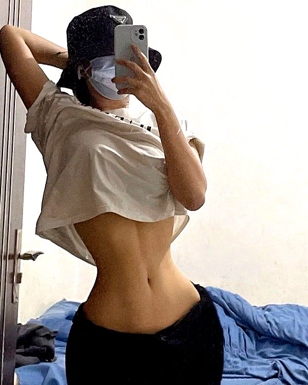 chica.niebla instagram image archive image